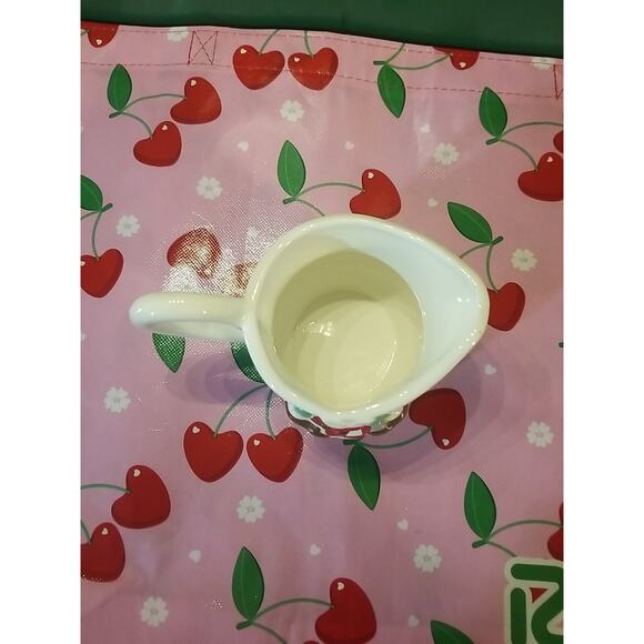 Casa Vero by ACK Hand Painted Black Memorabilia Rare Ceramic Creamer - Picture 3 of 6